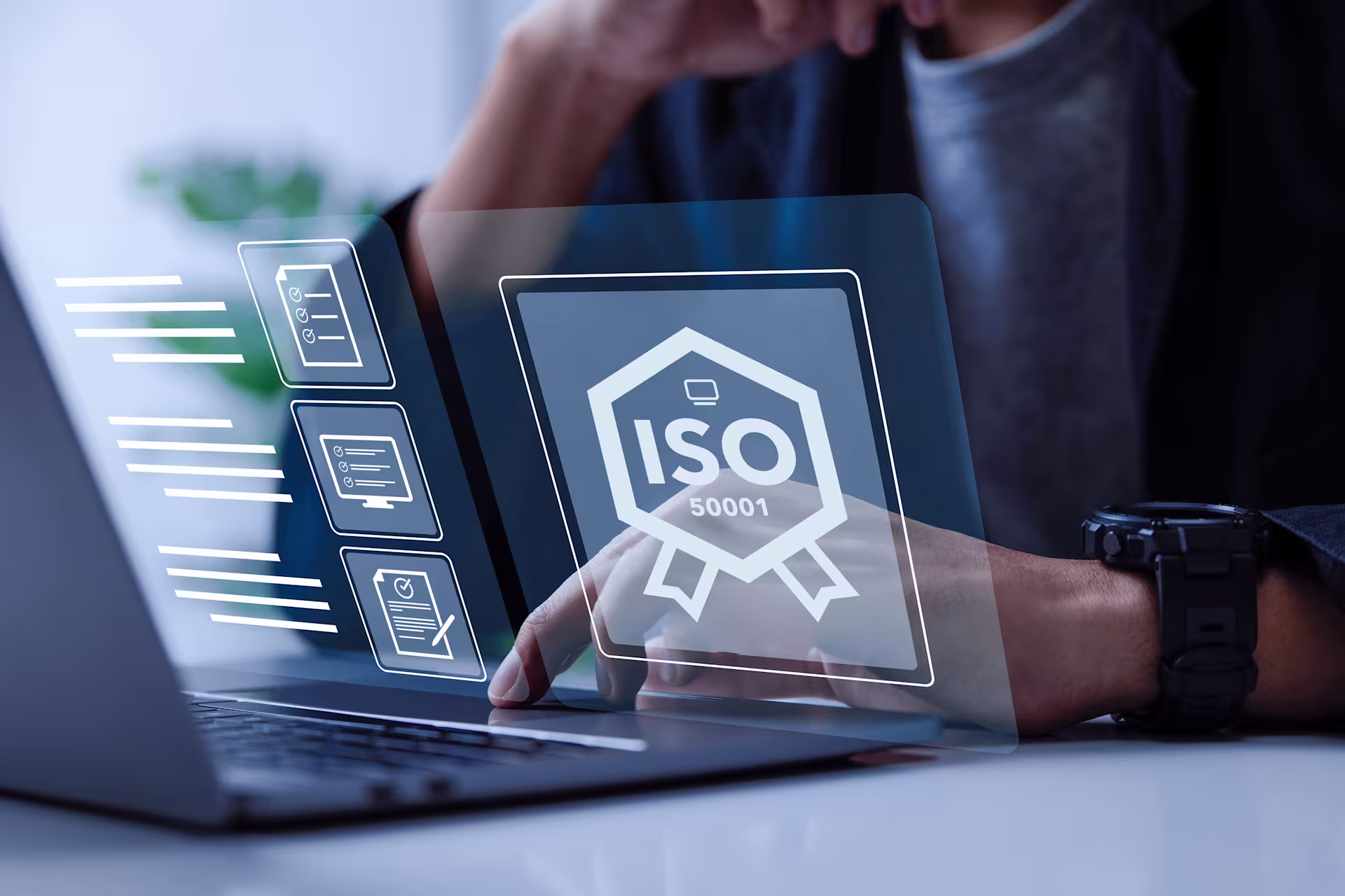 ein-unternehmer-der-mit-den-qualitaetssicherungsstandards-iso-zertifizierung-und-standardisierungsgedanken-als-nachweis-fuer-top-service-agiert